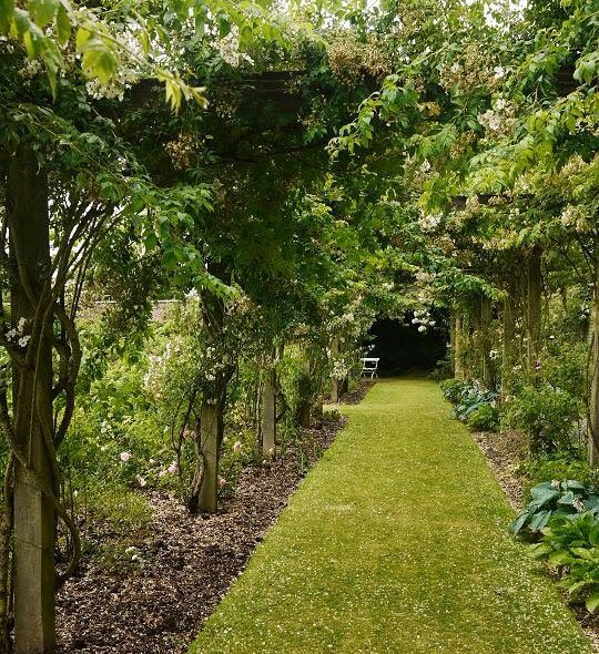 Castle Howard garden tunel