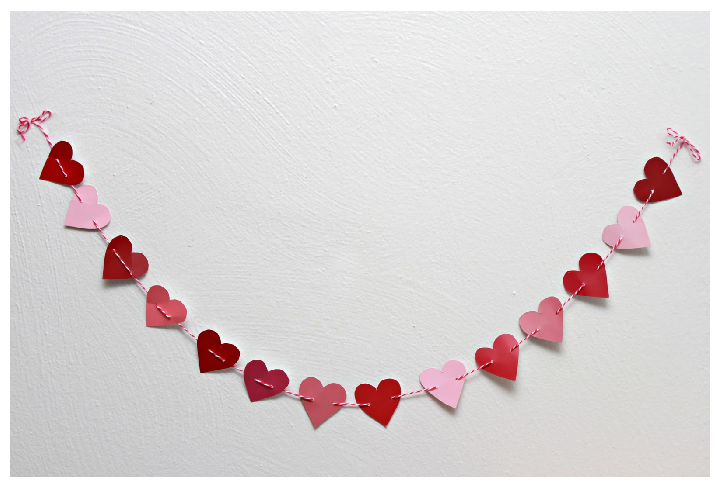 GARLAND MADE OF PAPER HEARTS