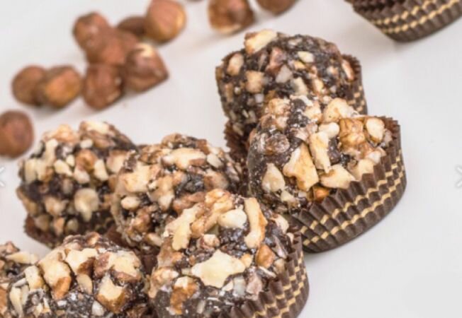 Ferrero Rocher candies with few calories