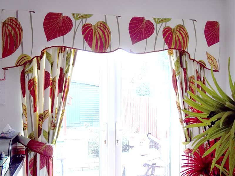 FLORAL CHINTZ CURTAINS